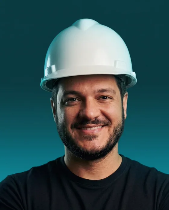 André Cardoso, engenheiro civil, de capacete